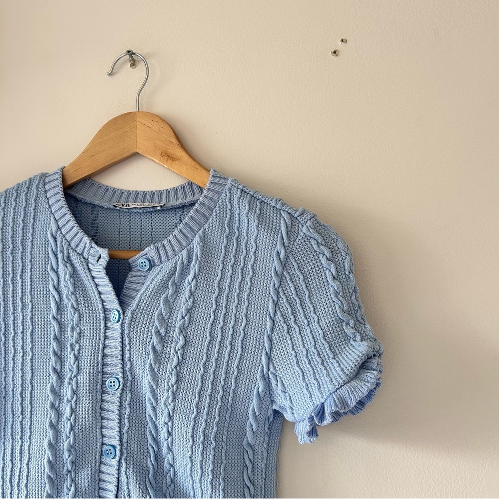 ZARA | Ruffle-Style Cropped Button-Down Top - Picture 5 of 6